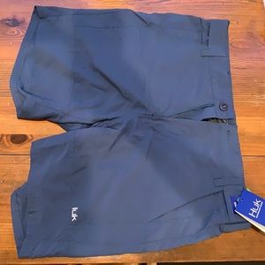 HUK Rogue 18” shorts. Dark Blue